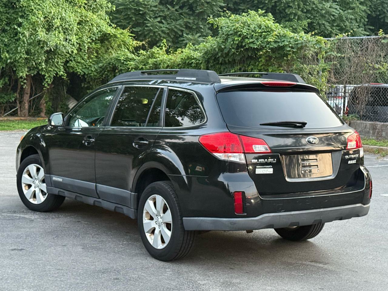Used 2012 Subaru Outback 2.5i Premium AWD/4WD image 3