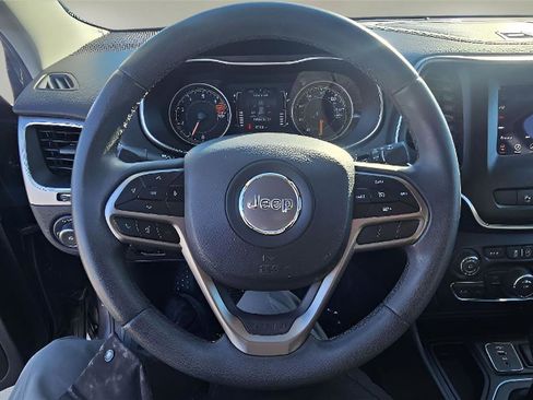 Used 2020 Jeep Cherokee Latitude Plus image 23