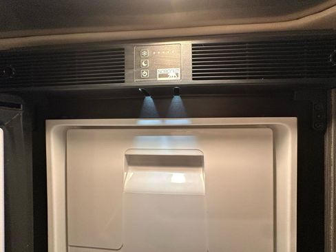 Used 2019 Mercedes-Benz Sprinter 2500 image 51