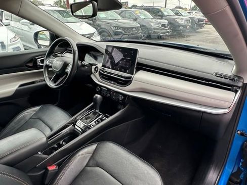 Used 2022 Jeep Compass Limited w/ Mopar Graphics Package image 23