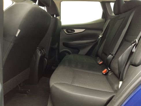 Used 2021 Nissan Rogue Sport S image 18