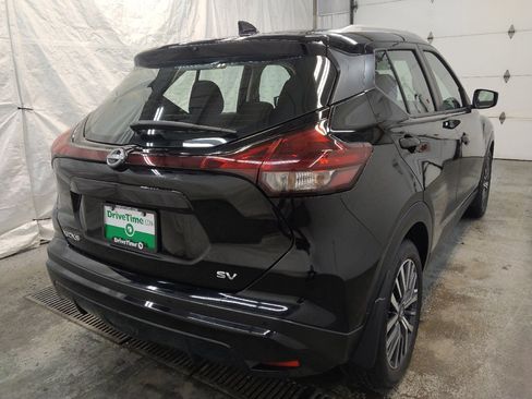 Used 2022 Nissan Kicks SV image 9