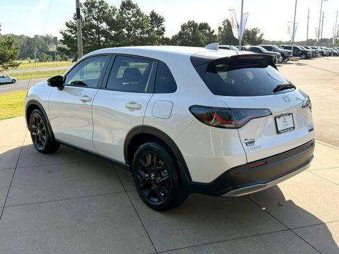 Used 2025 Honda HR-V Sport image 4