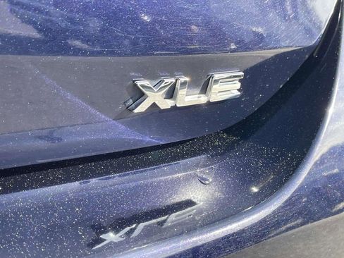 Used 2024 Toyota Highlander XLE image 9