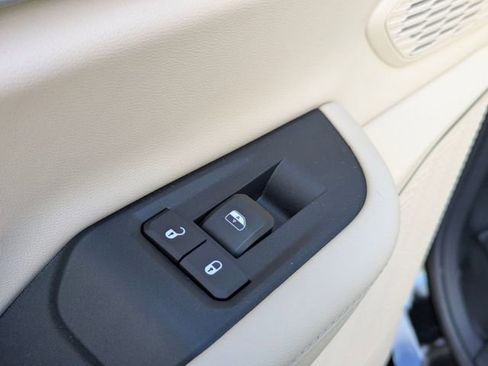 New 2026 Jeep Grand Cherokee Limited w/ Luxury Tech Group II RWD image 27