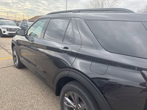 New 2026 Ford Explorer Active w/ Active Comfort Package image 5