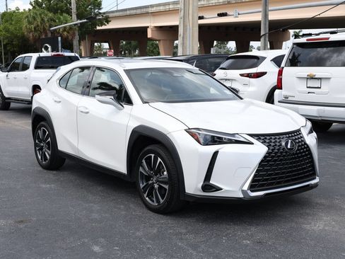 Used 2025 Lexus UX 300h FWD image 2