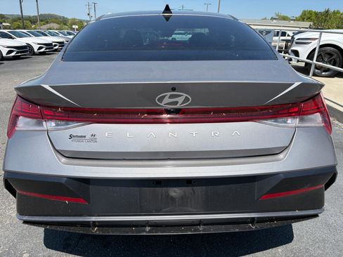 Used 2024 Hyundai Elantra SEL w/ Convenience Package image 7