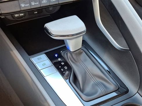 Used 2024 Hyundai Elantra SEL image 14