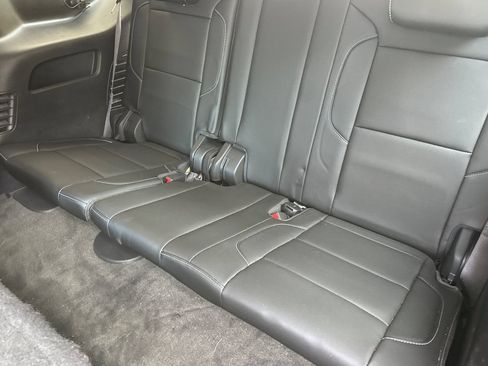Used 2015 Chevrolet Tahoe LT RWD image 19