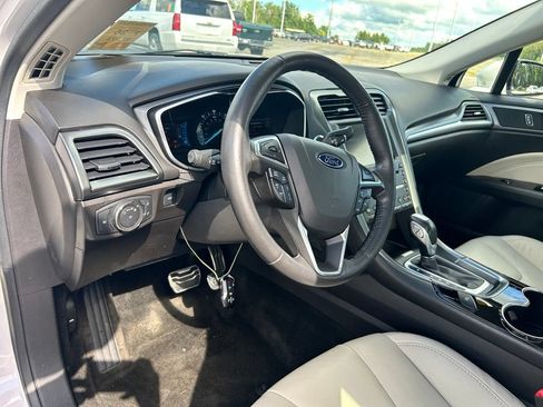 Used 2016 Ford Fusion Titanium FWD image 9
