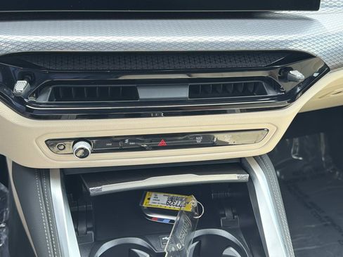 Used 2025 BMW M440i RWD image 22
