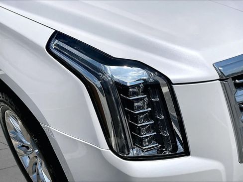 Used 2020 Cadillac Escalade Platinum AWD/4WD image 28