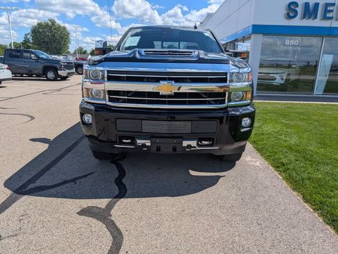 Used 2018 Chevrolet Silverado 2500 High Country w/ Duramax Plus Package AWD/4WD image 28