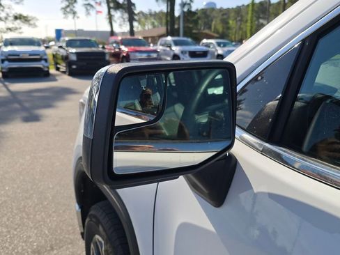 Used 2025 GMC Sierra 1500 SLT image 10