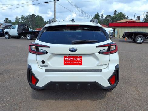Used 2024 Subaru Crosstrek 2.0i Premium image 5