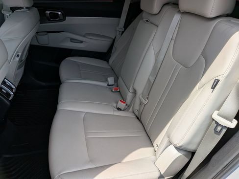 Used 2025 Kia Sorento S w/ Panoramic Sunroof Package FWD image 36