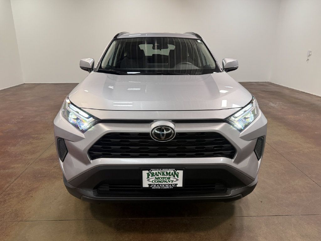 Used 2025 Toyota RAV4 XLE AWD/4WD image 41