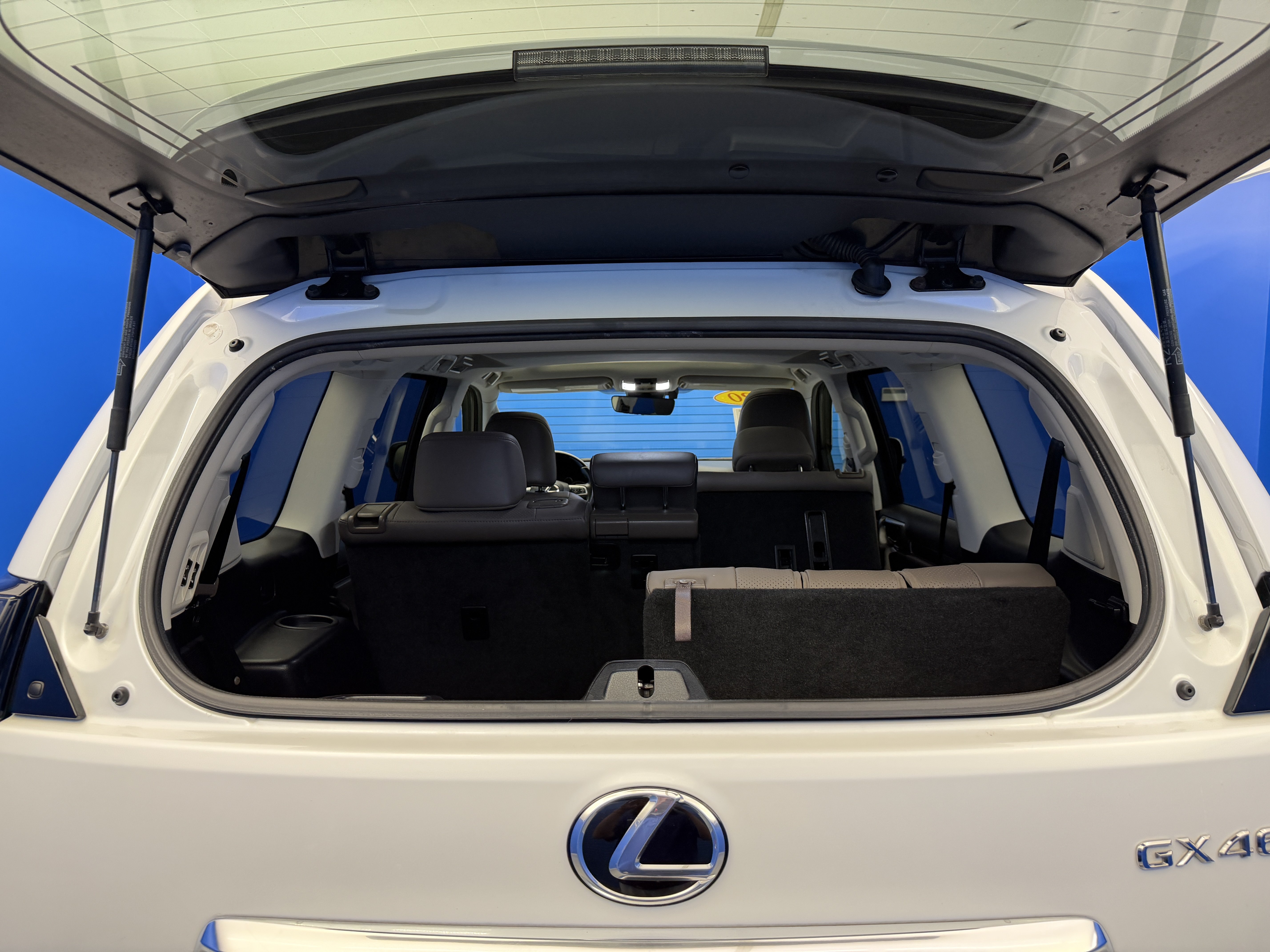 Used 2020 Lexus GX 460 Luxury w/ Accessory Package AWD/4WD image 29