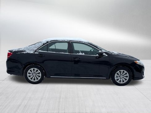 Used 2013 Toyota Camry LE image 6