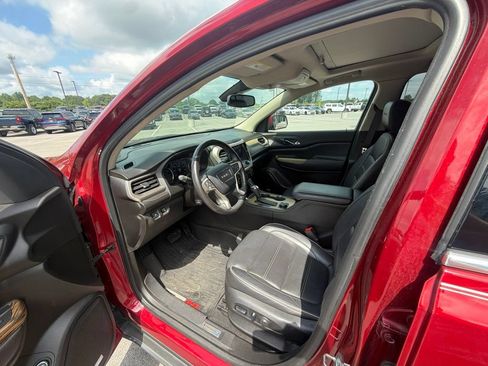 Used 2019 GMC Acadia Denali w/ Technology Package FWD image 20