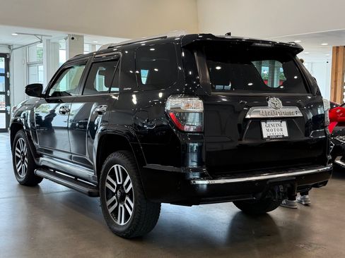 Used 2022 Toyota 4Runner Limited AWD/4WD image 4
