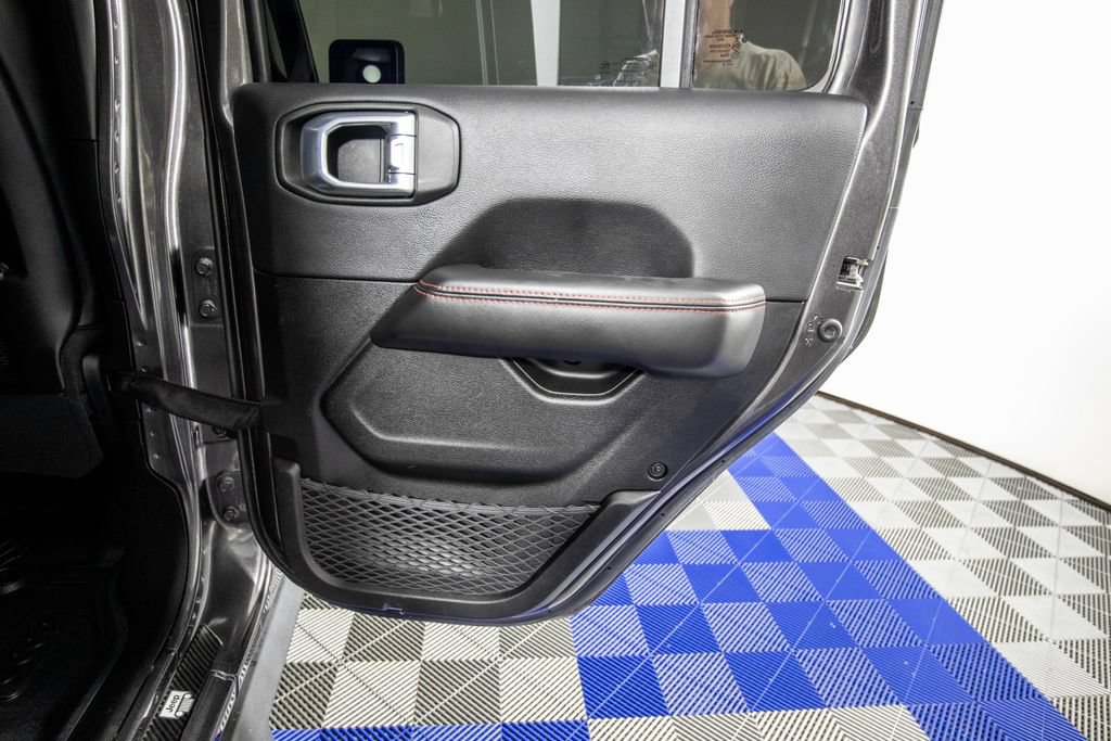 Used 2024 Jeep Gladiator Rubicon w/ Technology Group AWD/4WD image 18