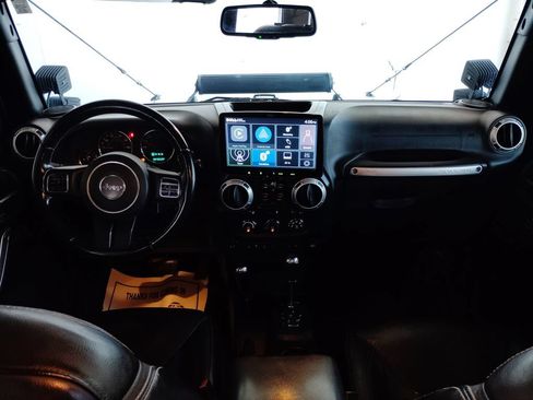 Used 2015 Jeep Wrangler Unlimited Sahara w/ Connectivity Group AWD/4WD image 34