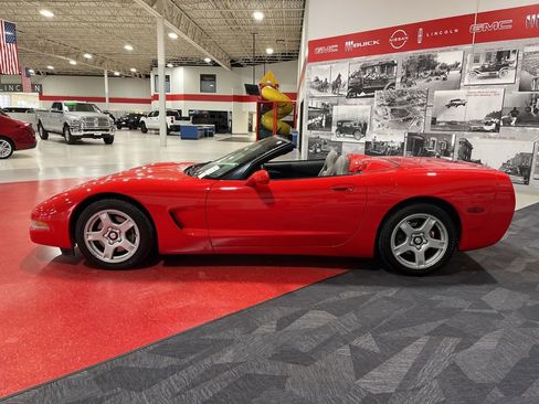 Used 1999 Chevrolet Corvette Convertible w/ Performance Handling Pkg image 6
