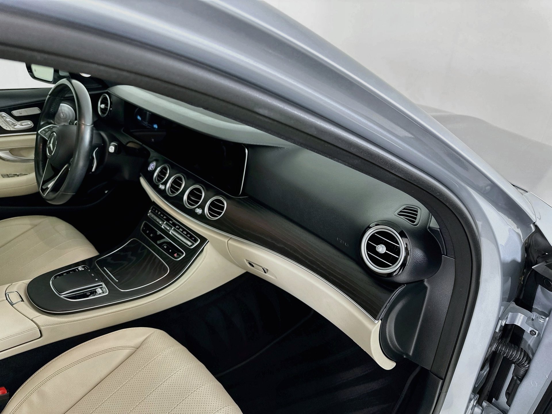 Used 2021 Mercedes-Benz E 450 4MATIC Sedan image 33