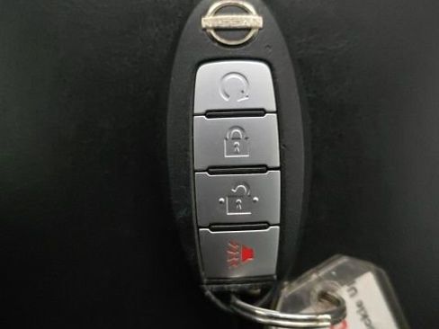 Used 2022 Nissan Rogue SV image 22