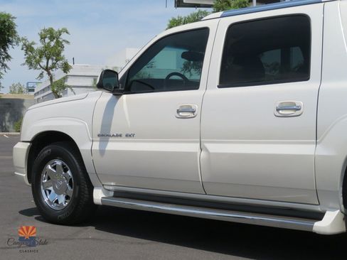 Used 2004 Cadillac Escalade EXT AWD/4WD image 21