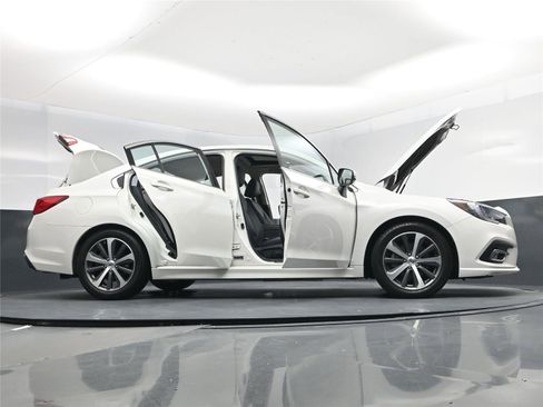 Used 2018 Subaru Legacy 3.6R Limited image 32