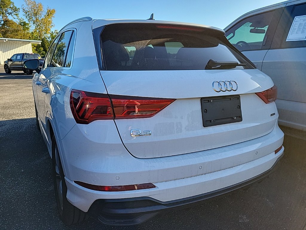 Used 2020 Audi Q3 2.0T Premium w/ Convenience Package AWD/4WD image 4