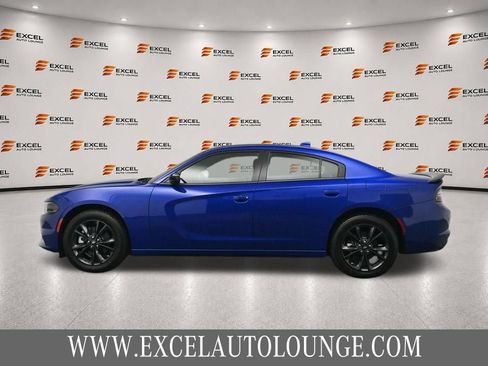 Used 2022 Dodge Charger SXT w/ Blacktop Package AWD/4WD image 2