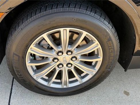 Used 2017 Cadillac XT5 Luxury image 10