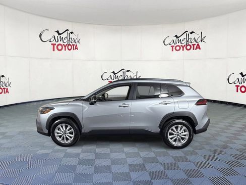 Used 2026 Toyota Corolla Cross LE FWD image 5