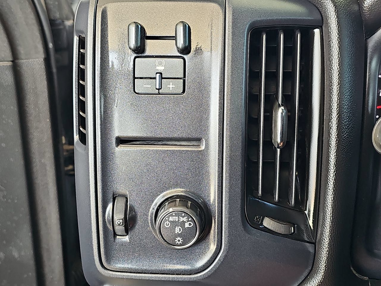 Used 2015 GMC Sierra 1500 4x4 Double Cab image 27