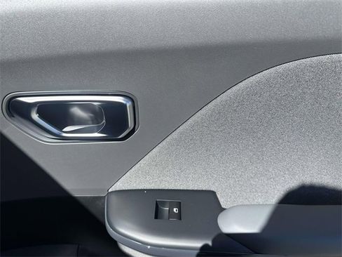 New 2025 Kia K4 EX image 24
