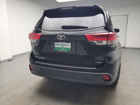 Used 2019 Toyota Highlander LE image 7