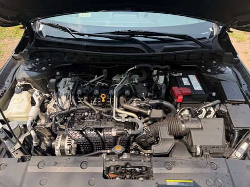 Used 2025 Nissan Altima 2.5 SV FWD image 32