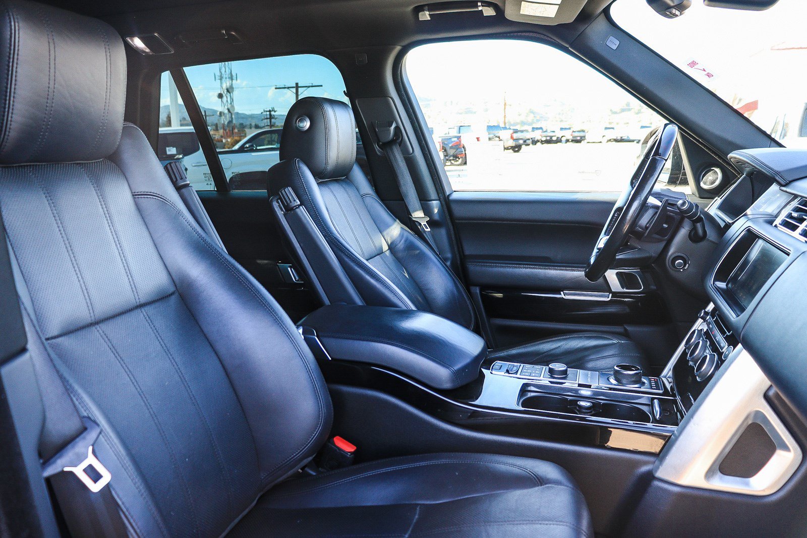 Used 2017 Land Rover Range Rover HSE AWD/4WD image 19