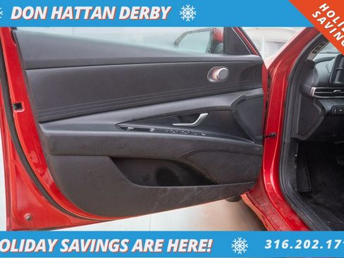 Used 2023 Hyundai Elantra SEL image 13