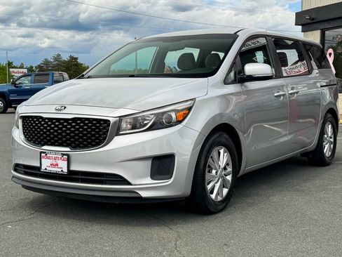 Used 2018 Kia Sedona L FWD image 8