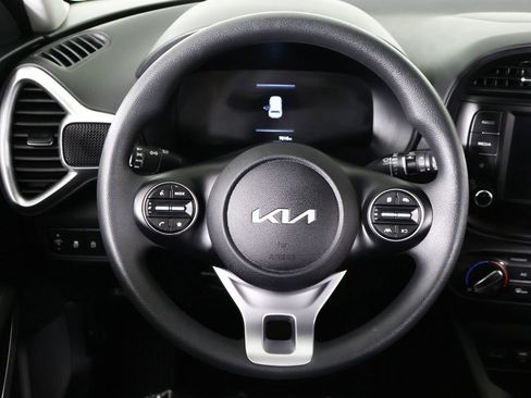 Used 2025 Kia Soul LX FWD image 34