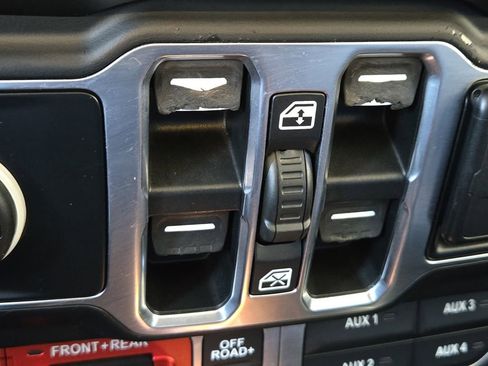 Used 2020 Jeep Gladiator Rubicon AWD/4WD image 20