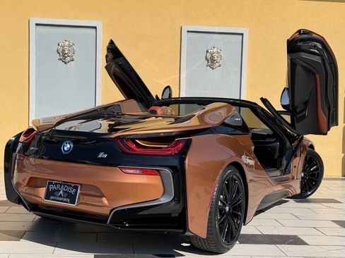 Used 2019 BMW i8 Roadster AWD/4WD image 4