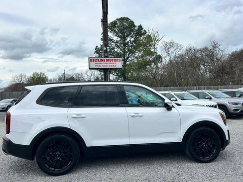 Used 2022 Kia Telluride EX w/ EX Premium Package image 3