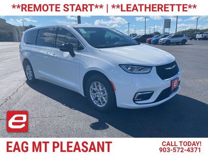 New 2026 Chrysler Pacifica Select