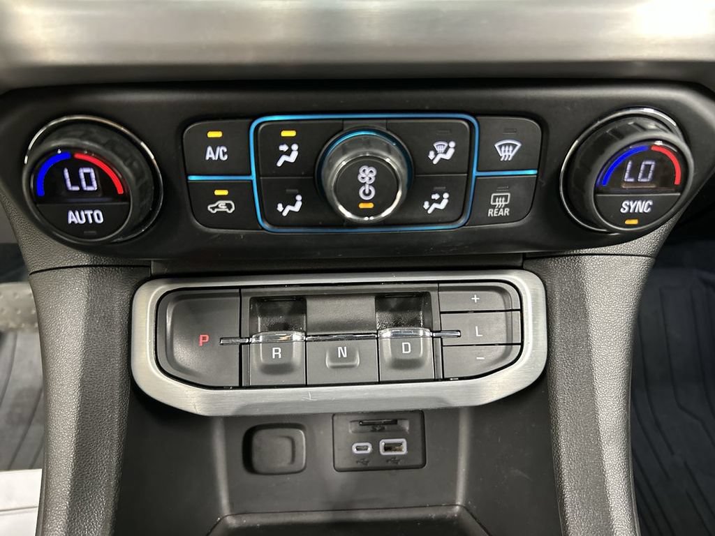 Used 2021 GMC Acadia SLT w/ LPO, Floor Liner Package AWD/4WD image 17